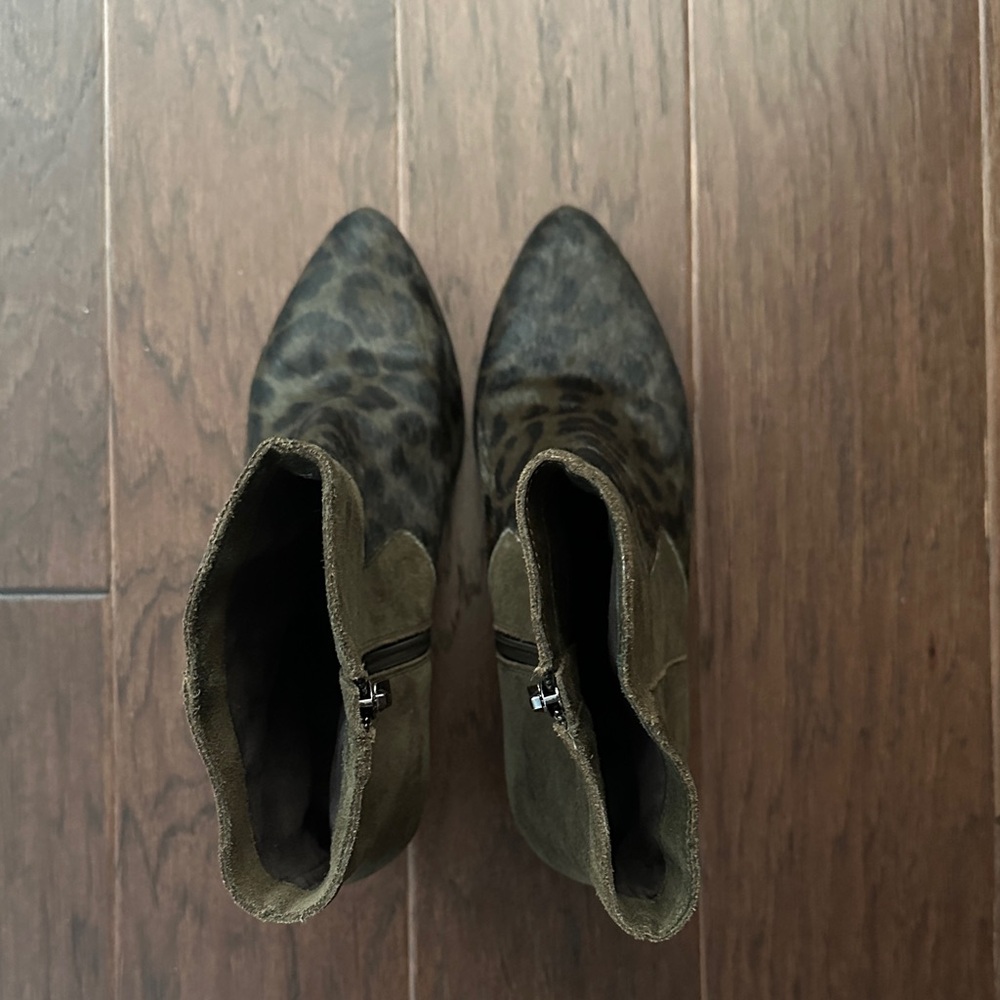 LOGO by Lori Goldstein Olive green Animal Print Ankle Boots - cow hair and suede